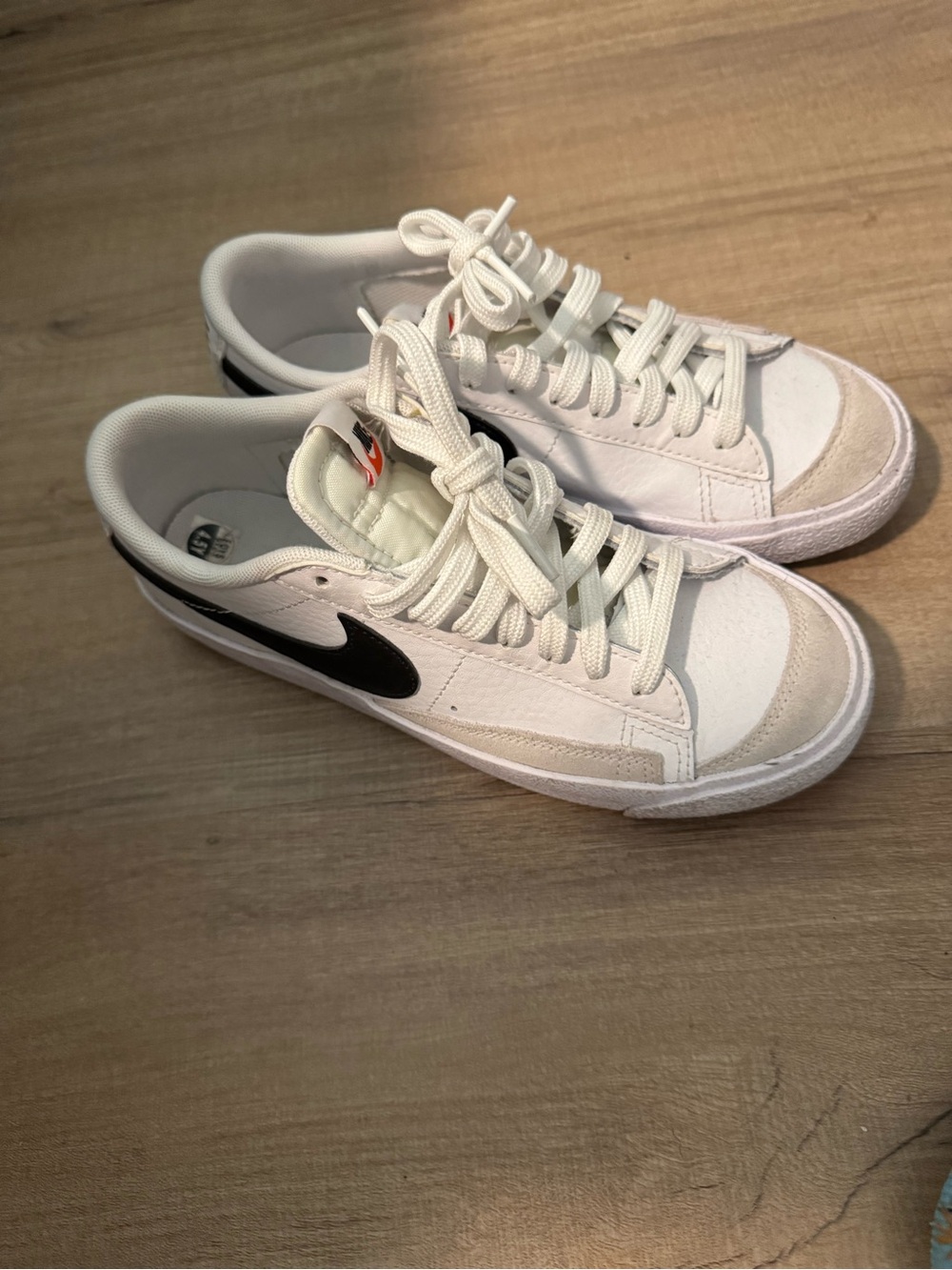 Nike White and Black Kids Low-Top Sneakers